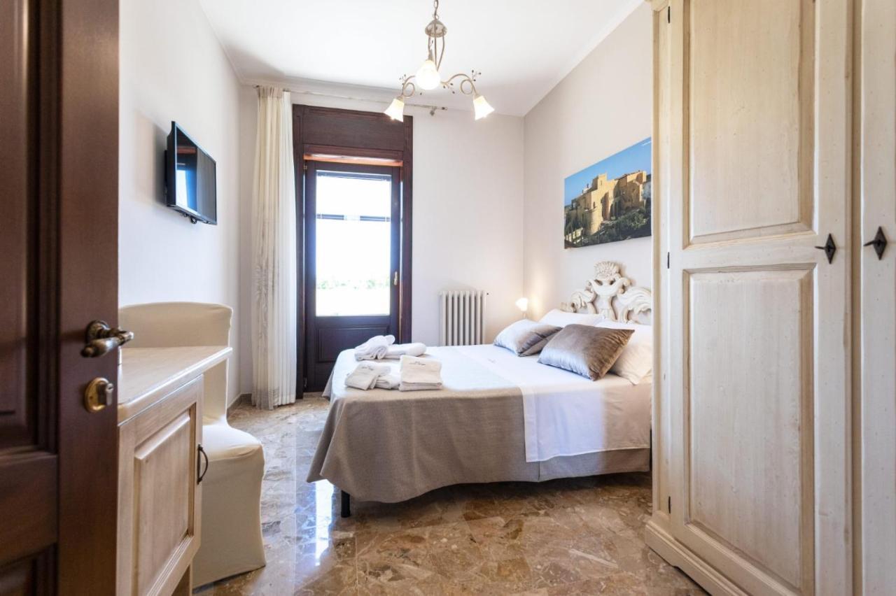 B&B Domus Japigia Ugento Buitenkant foto